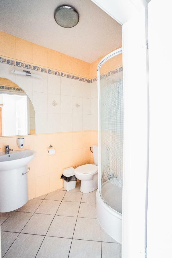 קילצה Hotel Hellada מראה חיצוני תמונה
