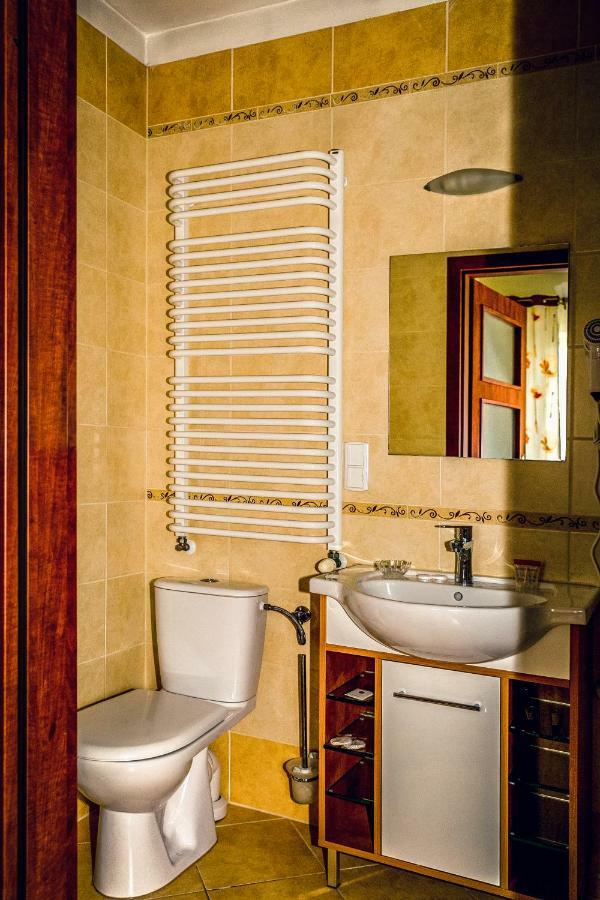 קילצה Hotel Hellada מראה חיצוני תמונה
