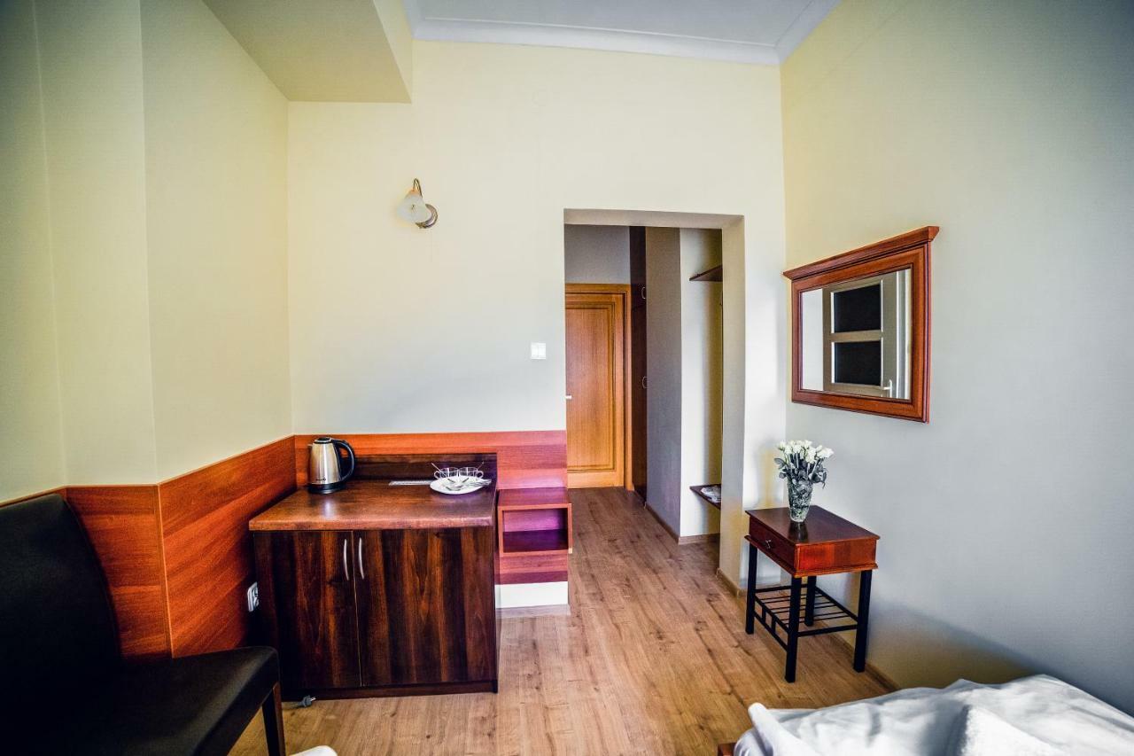 קילצה Hotel Hellada מראה חיצוני תמונה